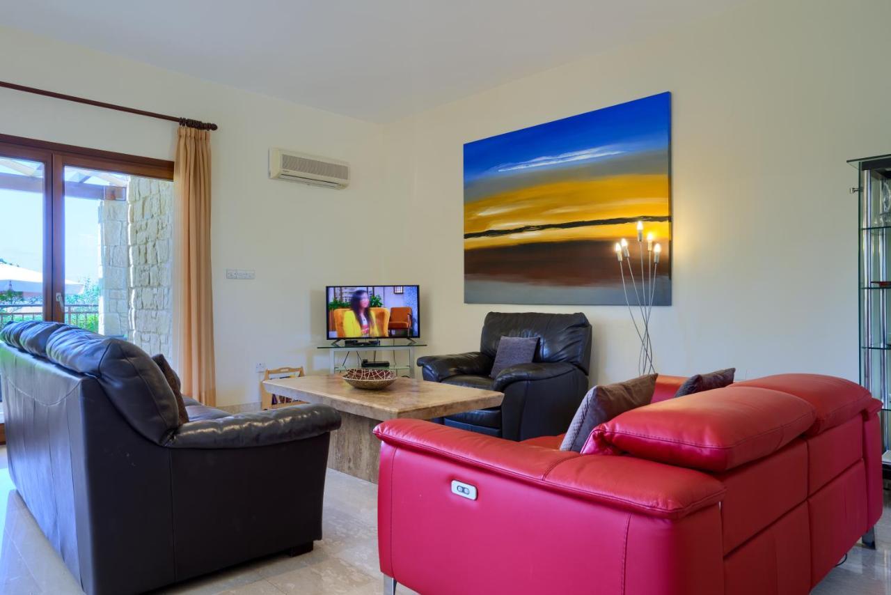 3 Bedroom Villa Madelini With Private Pool, Aphrodite Hills Resort クークリア エクステリア 写真