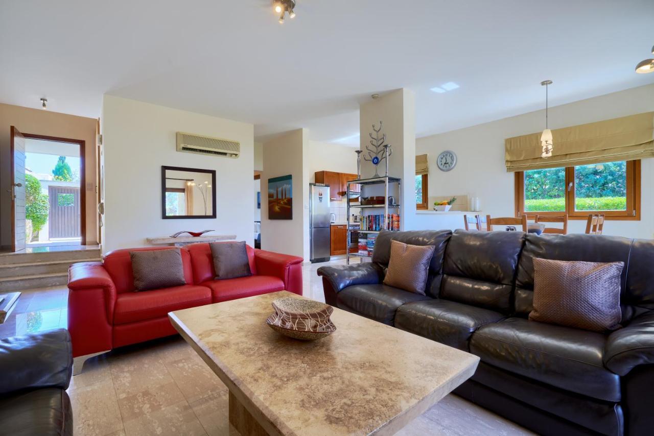 3 Bedroom Villa Madelini With Private Pool, Aphrodite Hills Resort クークリア エクステリア 写真
