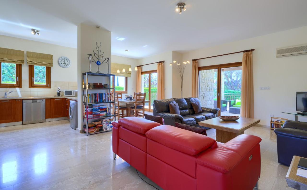 3 Bedroom Villa Madelini With Private Pool, Aphrodite Hills Resort クークリア エクステリア 写真